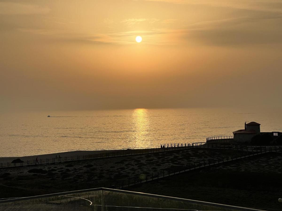Povoa De Varzim-Sleeps4-Beachfront-Ac-Parking Extérieur photo